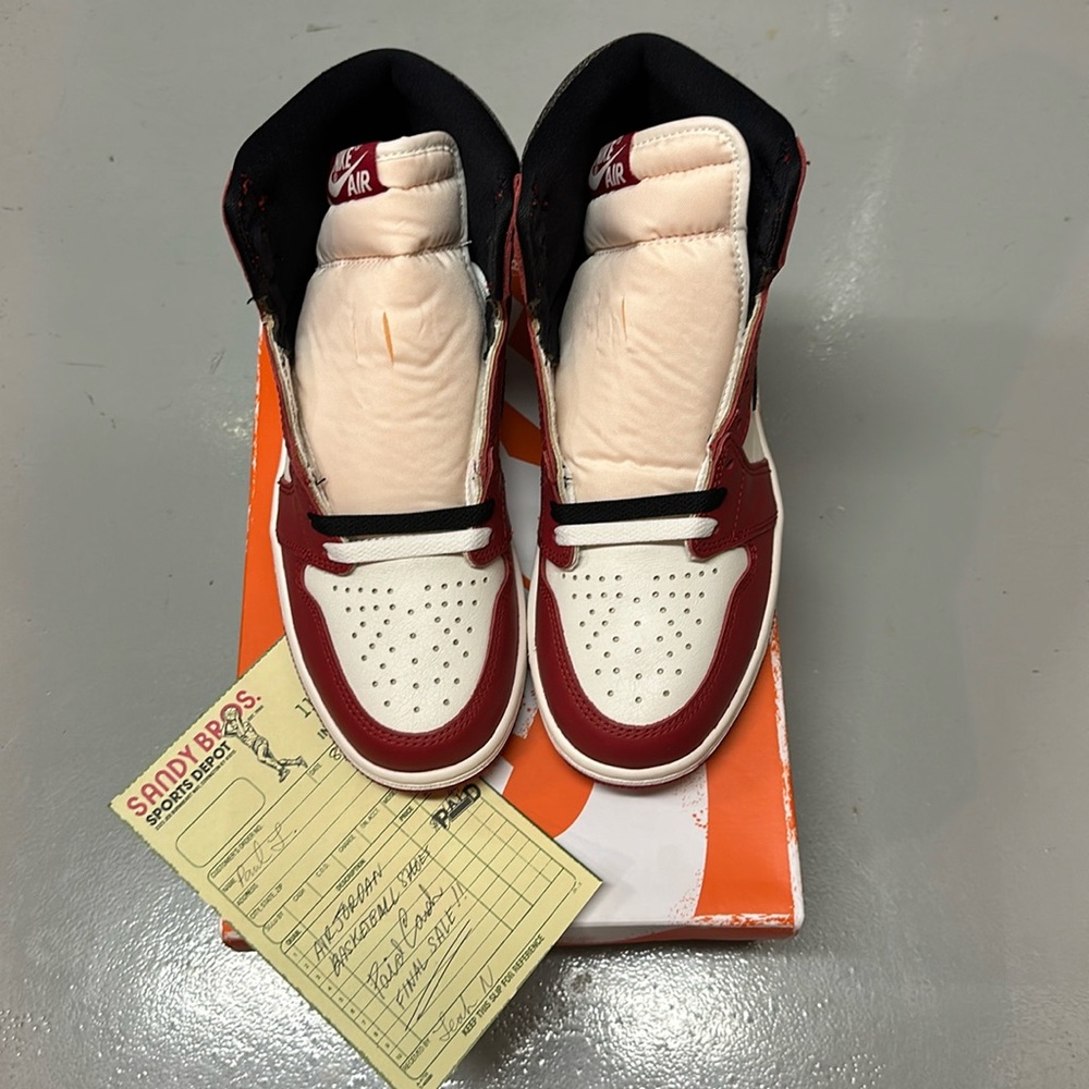 Air Jordan 1 Retro High OG “Lost and Found” - DS Size 8